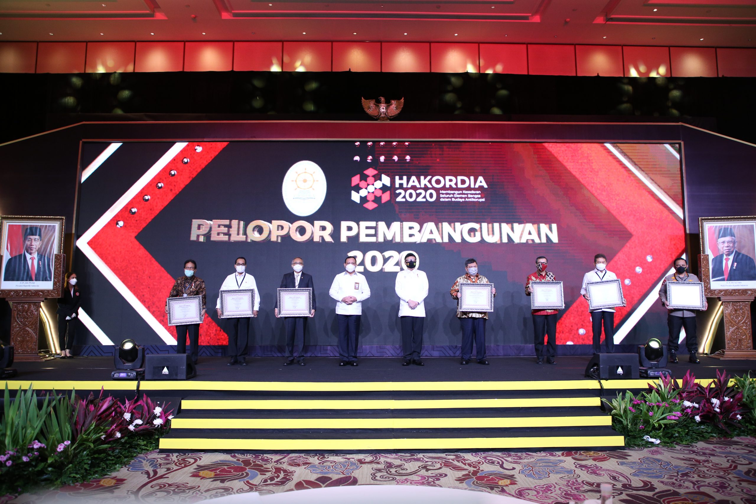 APRESIASI DAN PENGANUGERAHAN ZONA INTEGRITAS MENUJU WILAYAH BEBAS DARI KORUPSI (WBK) UNTUK 86 PENGADILAN DAN WILAYAH BIROKRASI BERSIH MELAYANI UNTUK 9 PENGADILAN SERTA 10 TOKOH PELOPOR PERUBAHAN TAHUN 2020