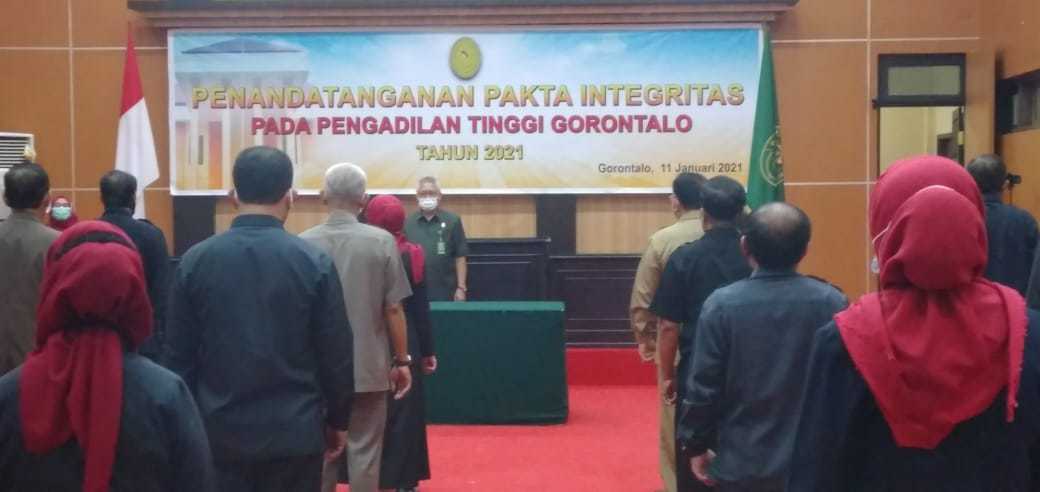 PENANDATANGANAN PAKTA INTEGRITAS PADA PENGADILAN TINGGI GORONTALO
