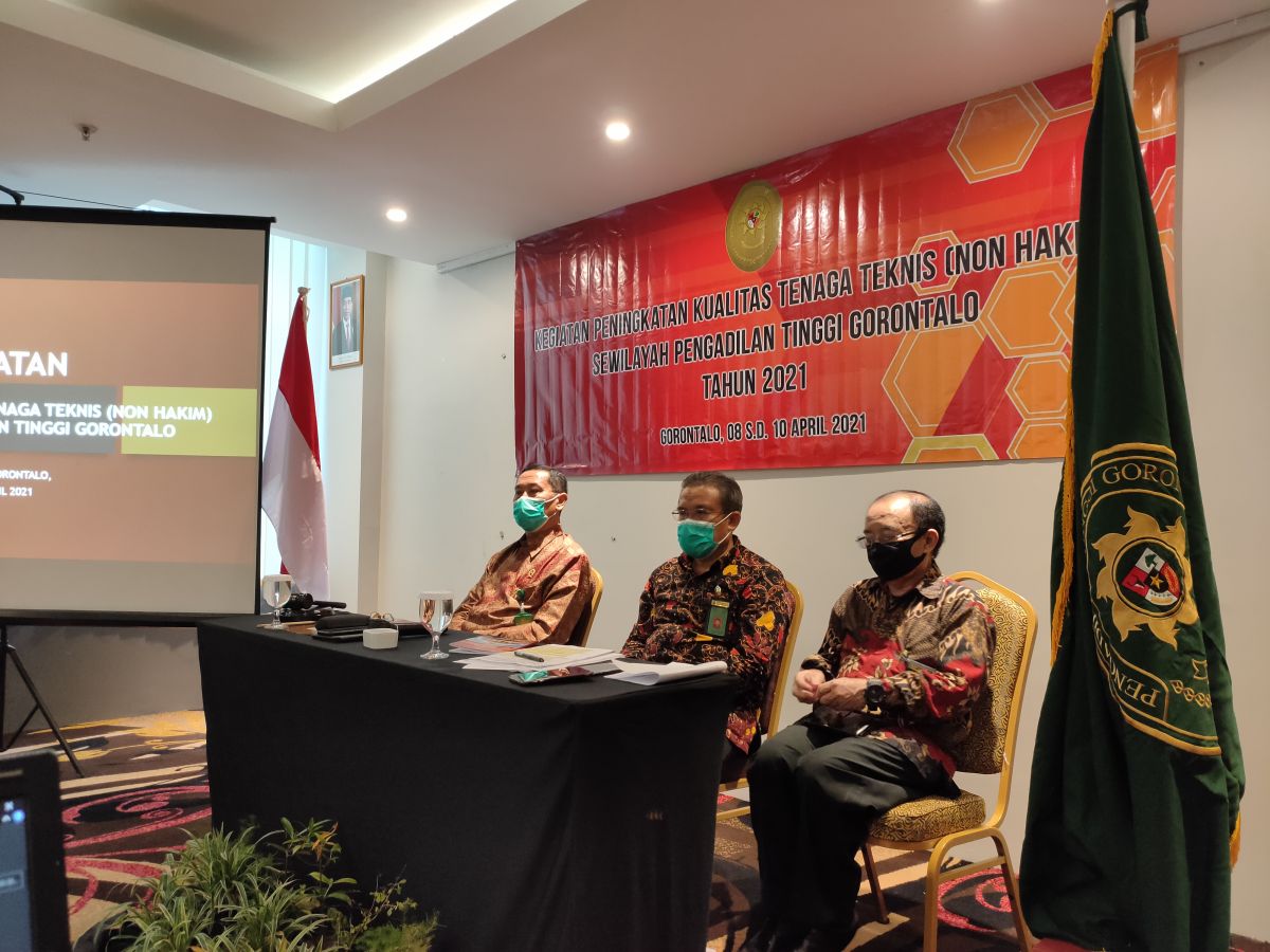 Pembukaan Kegiatan Peningkatan Kualitas Tenaga Teknis (Non Hakim) Se-Wilayah Pengadilan Tinggi Gorontalo oleh Wakil Ketua Pengadilan Tinggi Gorontalo