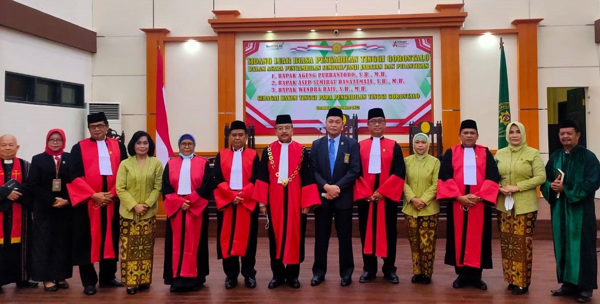 Sidang Luar Biasa dengan Agenda Pengambilan Sumpah/Janji Jabatan dan Pelantikan Hakim Tinggi Pengadilan Tinggi Gorontalo