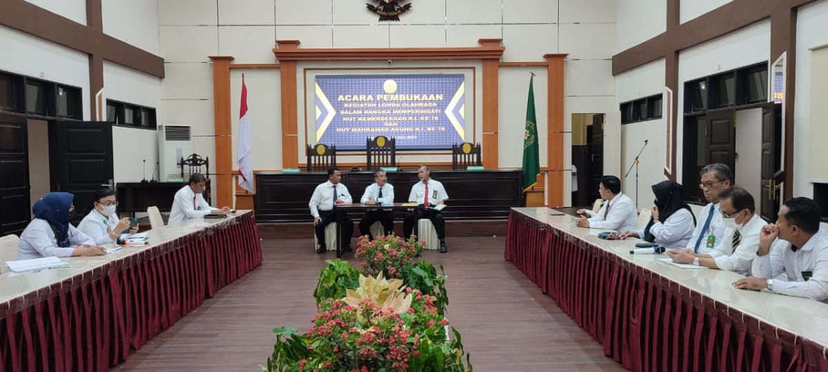 Pembukaan kegiatan lomba olahraga dalam rangka memperingati Hari Ulang Tahun Republik Indonesia dan Hari Ulang Tahun Mahkamah Agung Republik Indonesia yang ke – 78