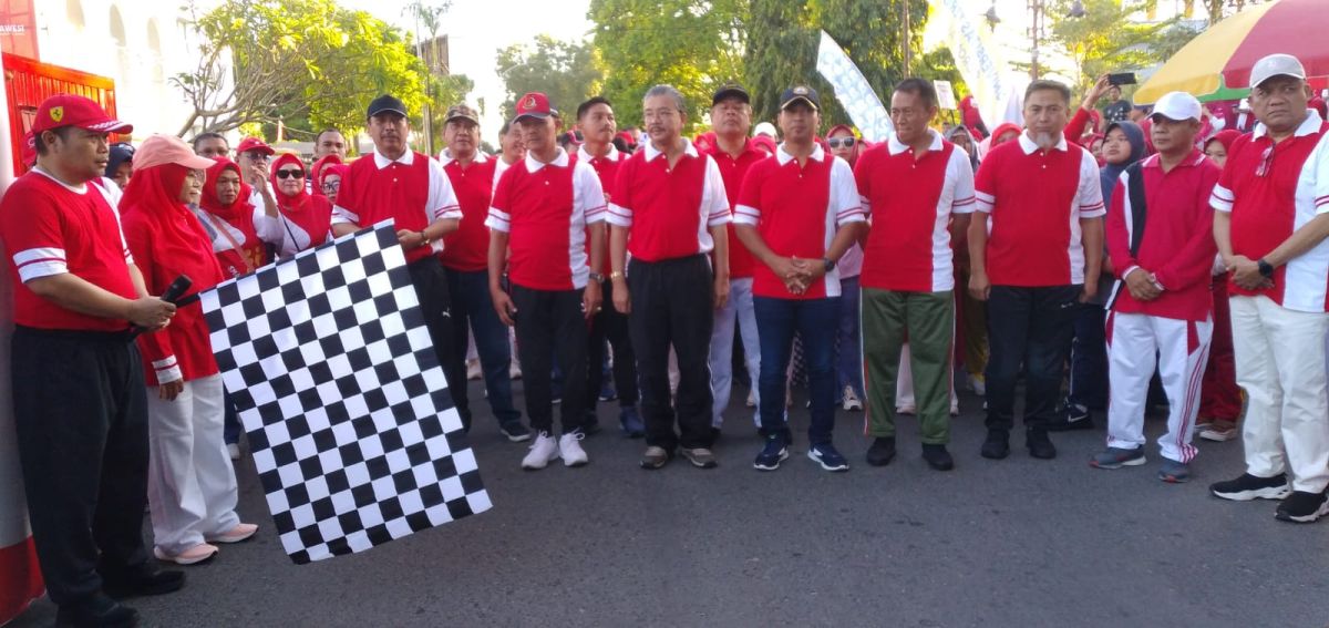Ketua Pengadilan Tinggi Gorontalo mengikuti Jalan Sehat dengan Tema Dalam Rangka Pencanangan HUT RI Ke- 78
