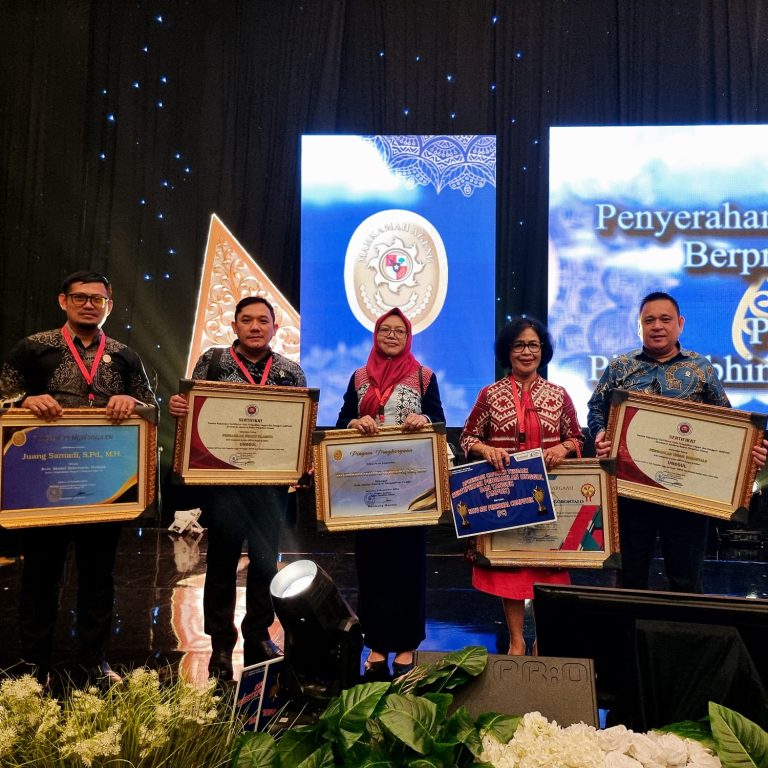 Penyerahan Penghargaan Peningkatan Kinerja Perdilan Umum Abhinaya Upangga Wisesa 2024